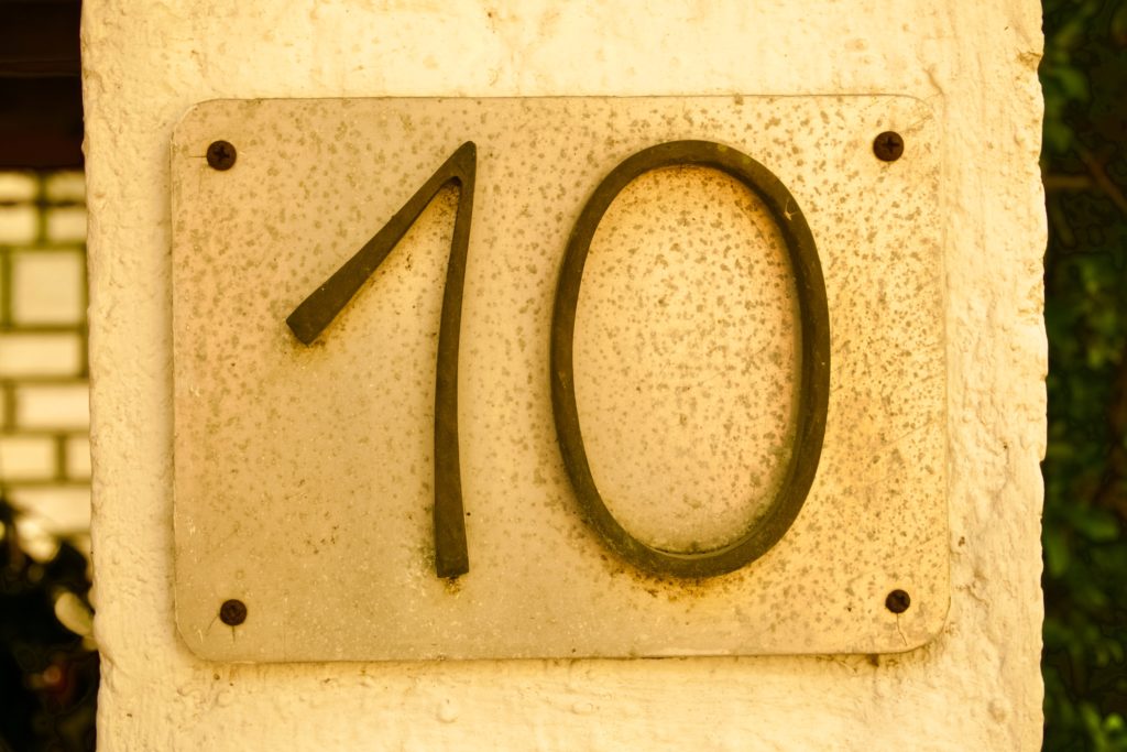 Image of the numeral '10.'